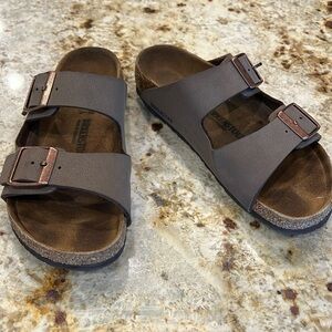 Girls Birkenstock sandals, size 33 (US 2-2.5)